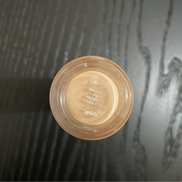 e.l.f. Halo Glow - Shade 1 - Fair - Picture 4 of 4